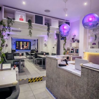 A BUGZY MALONE–STYLE CHRISTMAS WINE & DINE